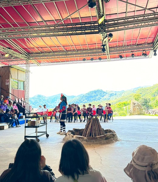 優遊吧斯阿里山鄒族文化部落少女活動表演