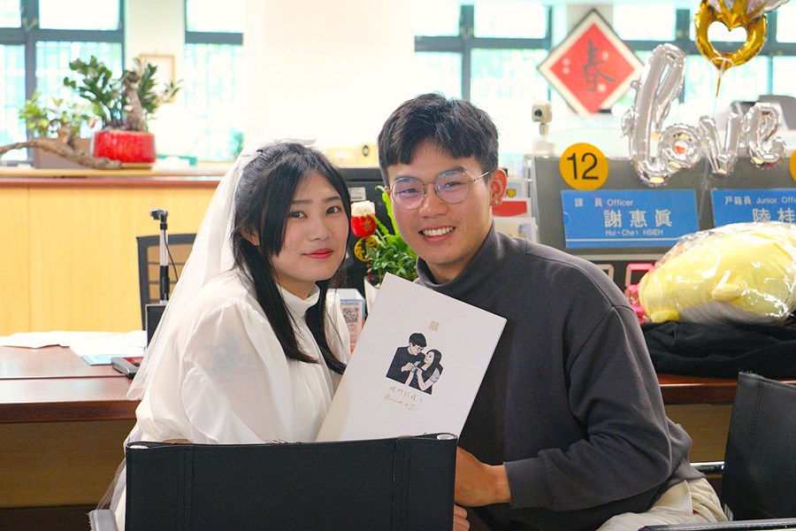 新人甜蜜520於本所辦理結婚登記