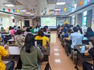 同仁與志工們認真上【AI智能研習班】課程