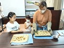 學員家屬一同參與烘焙