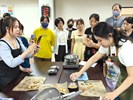 講師帶領學員親手製作「葡萄乾燕麥紅糖小西餅」