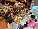 主任帶領主管們向同仁家屬致意謝謝參加文康活動