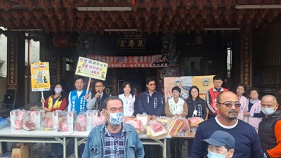 新光里歲末寒冬送暖活動主任到場共襄盛舉