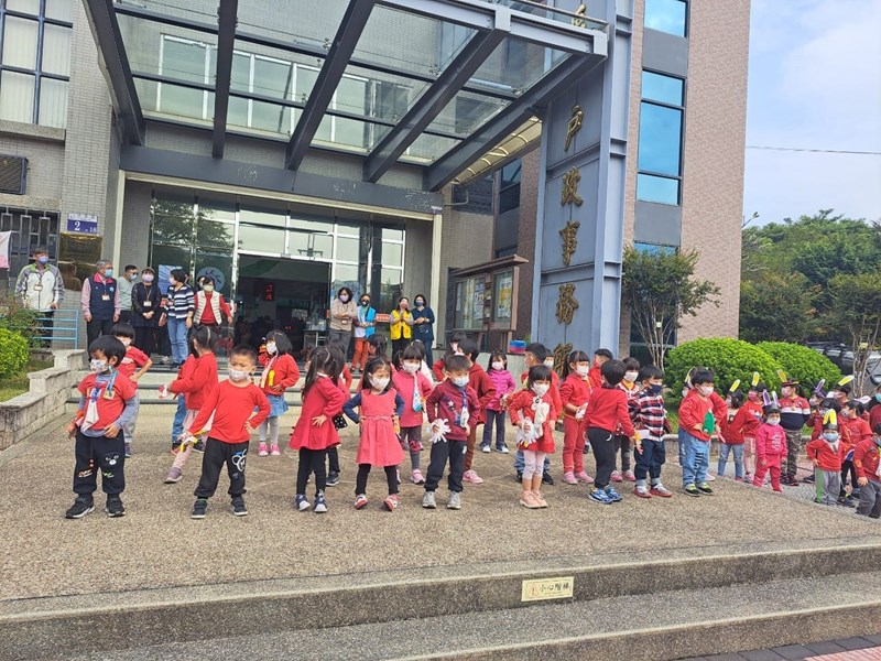 臺中市中華非營利幼兒園-小朋友祥獅獻瑞4